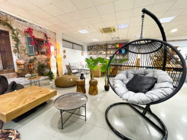 Mecedoras de jardín en In&Out – Muebles Martínez