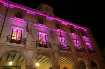 Noche violeta en Dénia, 2019