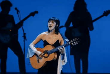 Sandra Monfort actúa en los premios de la musica valenciana