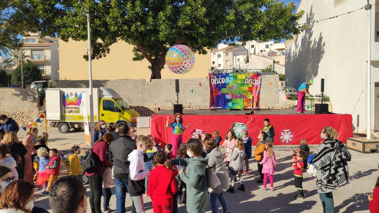 fiesta infantil de fin de ano 2021 el poble nou de