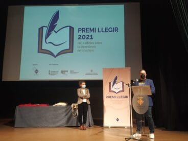 jovi seser recibe el premi llegir 2021