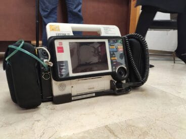 Monitor electrocardiograma para Pego