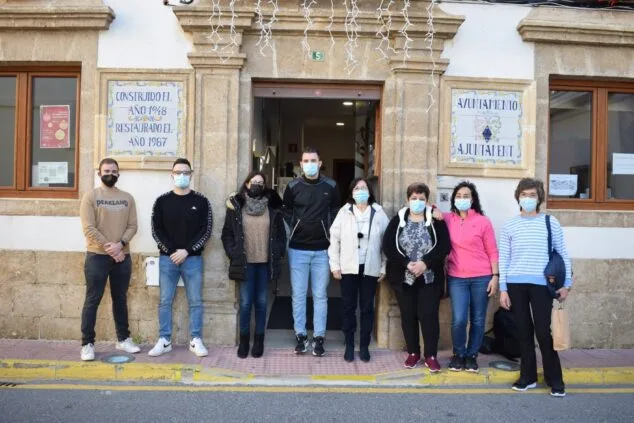 Imagen: Nuevos empleados del ayuntamiento de Benitatxell