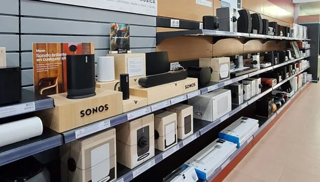 tecnologia avanzada en altavoces y patinetes