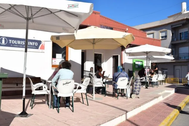 Imagen: Terraza de bar en Benitatxell