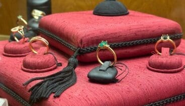 Anillos finos con acabados de alta joyeAnillos de oro amarillo blanco y rosa en Joyería Bonillaría