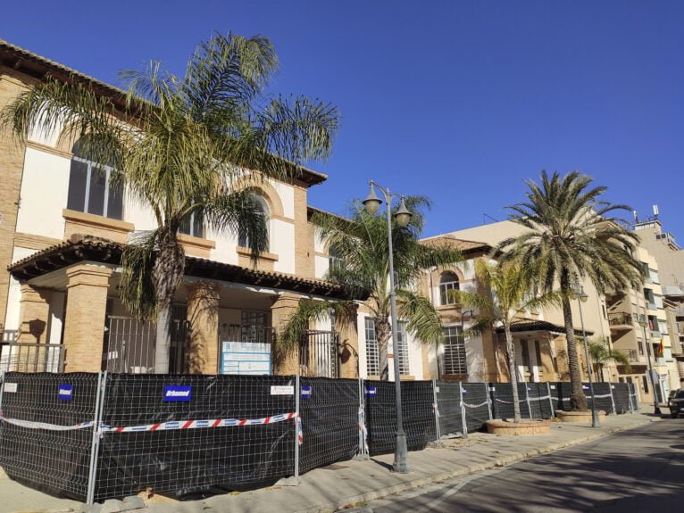 Antiguo colegio Cervantes de Pego en fase de rehabilitación