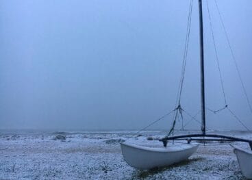 Embarcación en el paseo de la Almadrava de Els Poblets – Isaac Pous