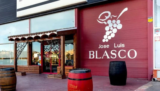 Bodegas Blasco 4 fachada bodegas blasco