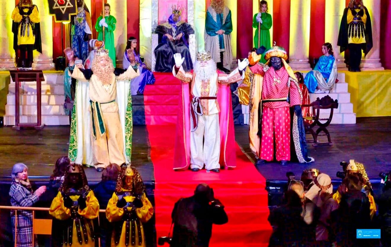 Los tres Reyes Magos en el Misteri de Reis de Gata de Gorgos I Miguel Vives Signes