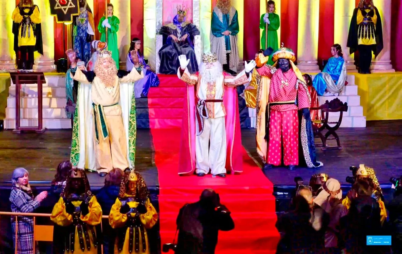 Los tres Reyes Magos en el Misteri de Reis de Gata de Gorgos I Miguel Vives Signes