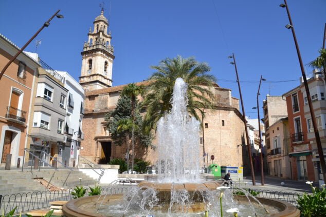 Imagen: Plaza del Ayuntamiento de Pego