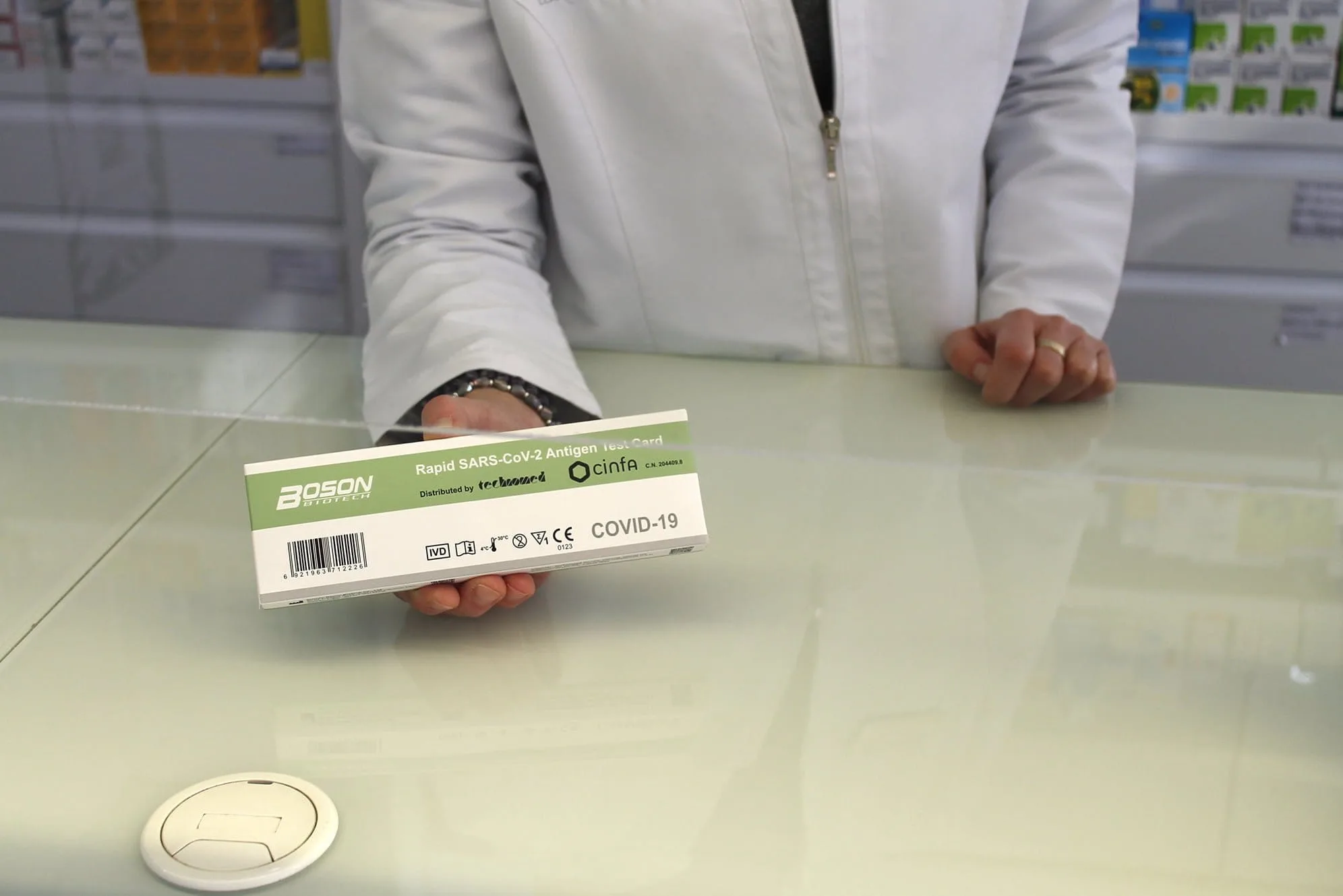 test de antigenos en una farmacia de el verger 2