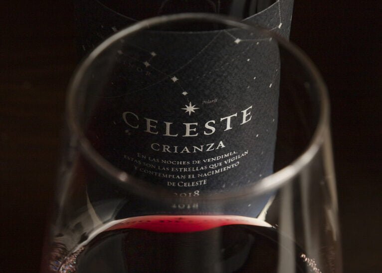 Vino celeste crianza en Bodegas Blasco