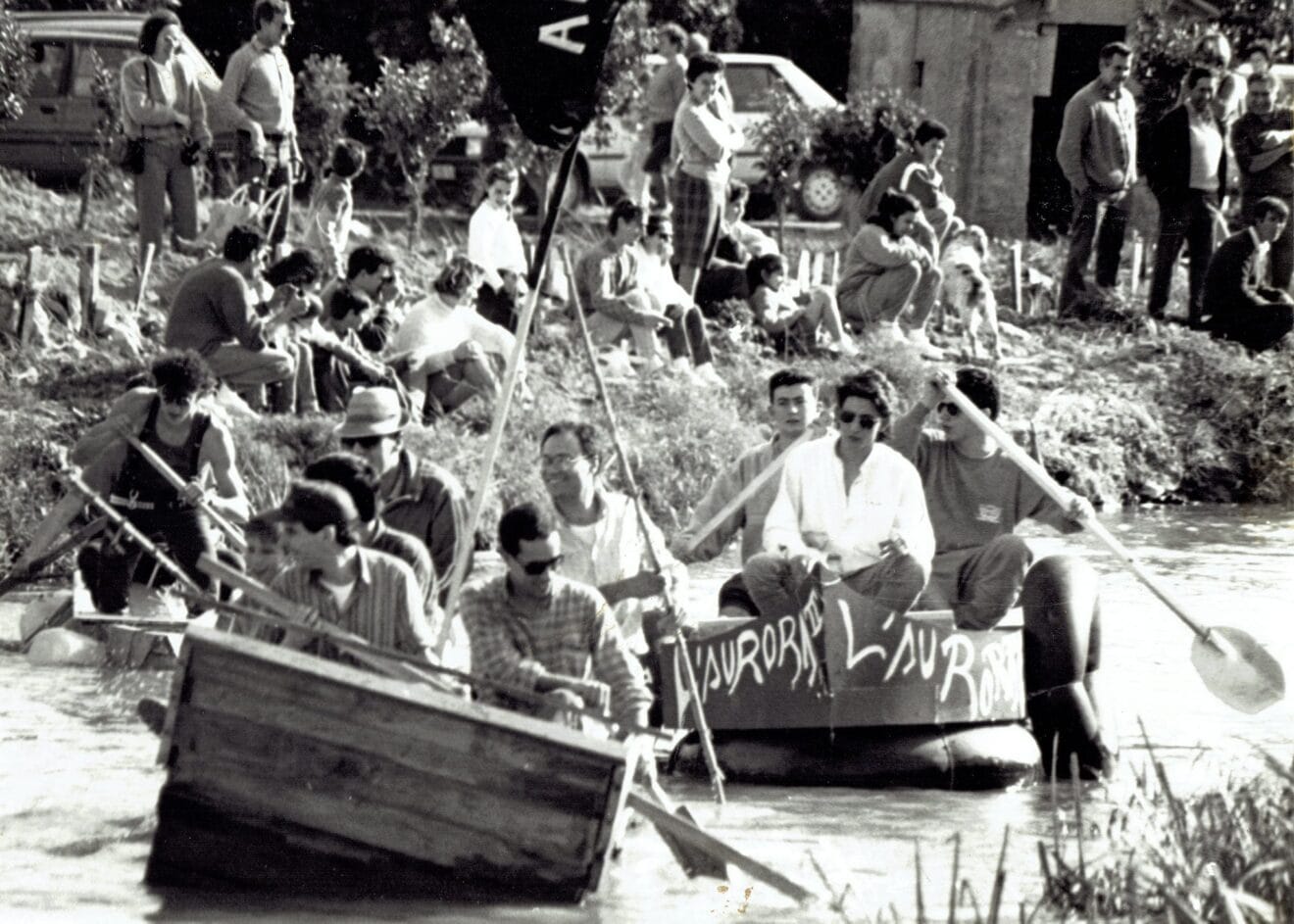 Aglomeración de embarcaciones en la Baixada del Riu