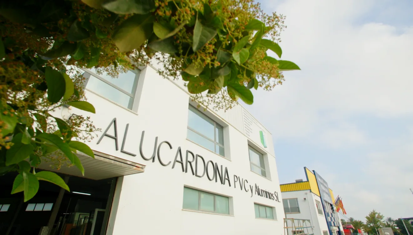 Alucardona Pvc y Aluminios, S.L. en Dénia
