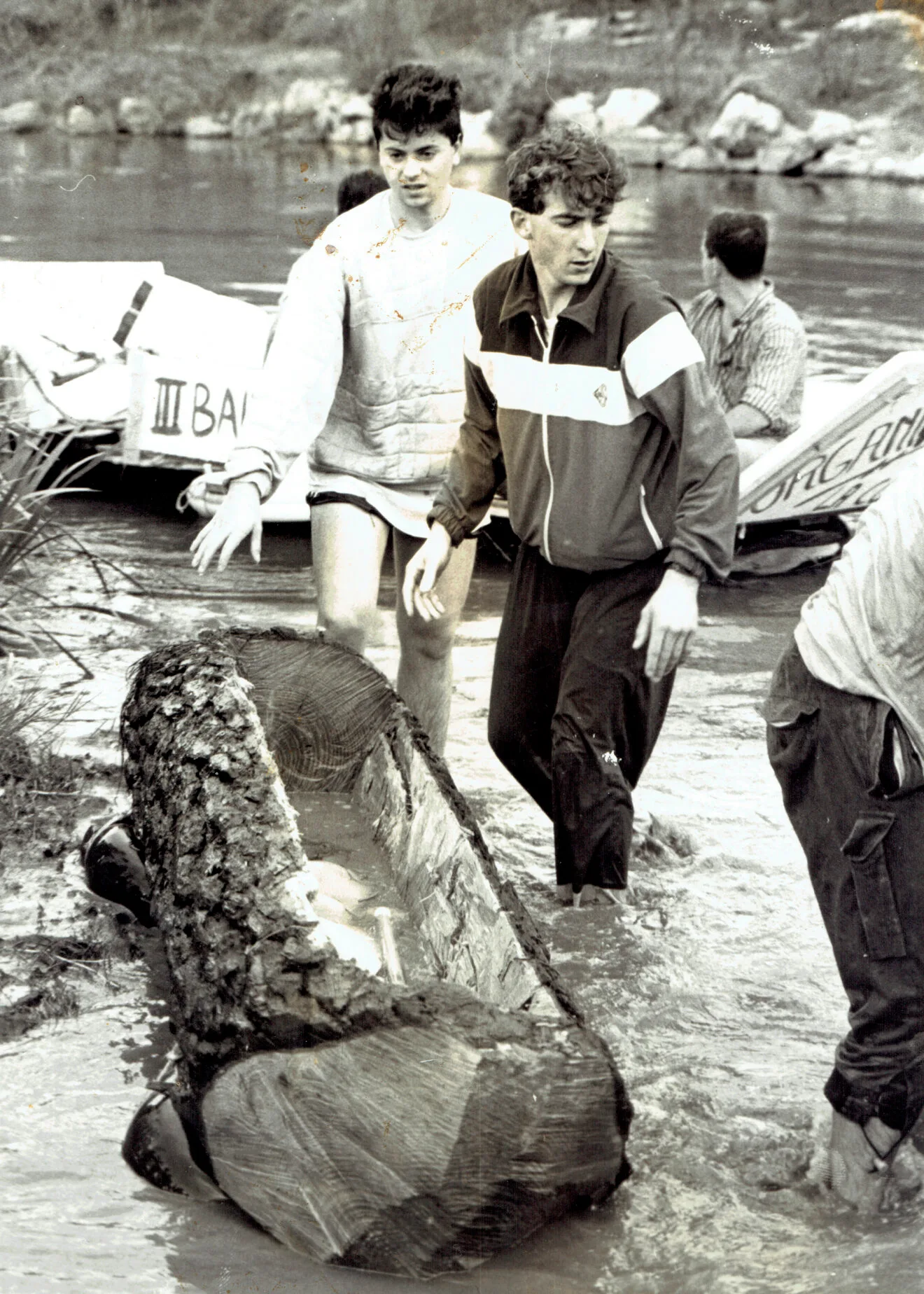 Barca construida a partir de un tronco de árbol