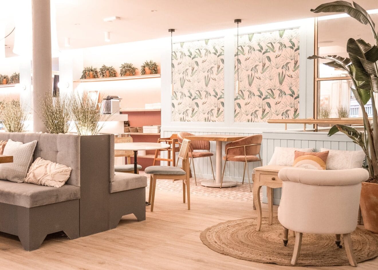 Descubre el bonito y acogedor interior de este restaurante de Valencia