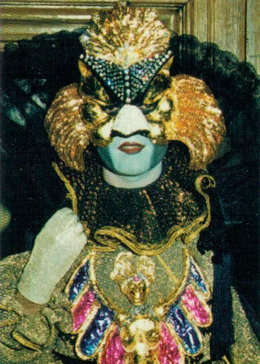 Disfraz del Carnestoltes de Pego en 1987 – Arxiu Municipal de Pego