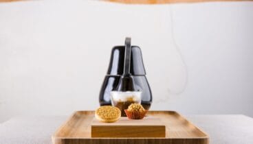 Snacks al revés en forma de café y pastas