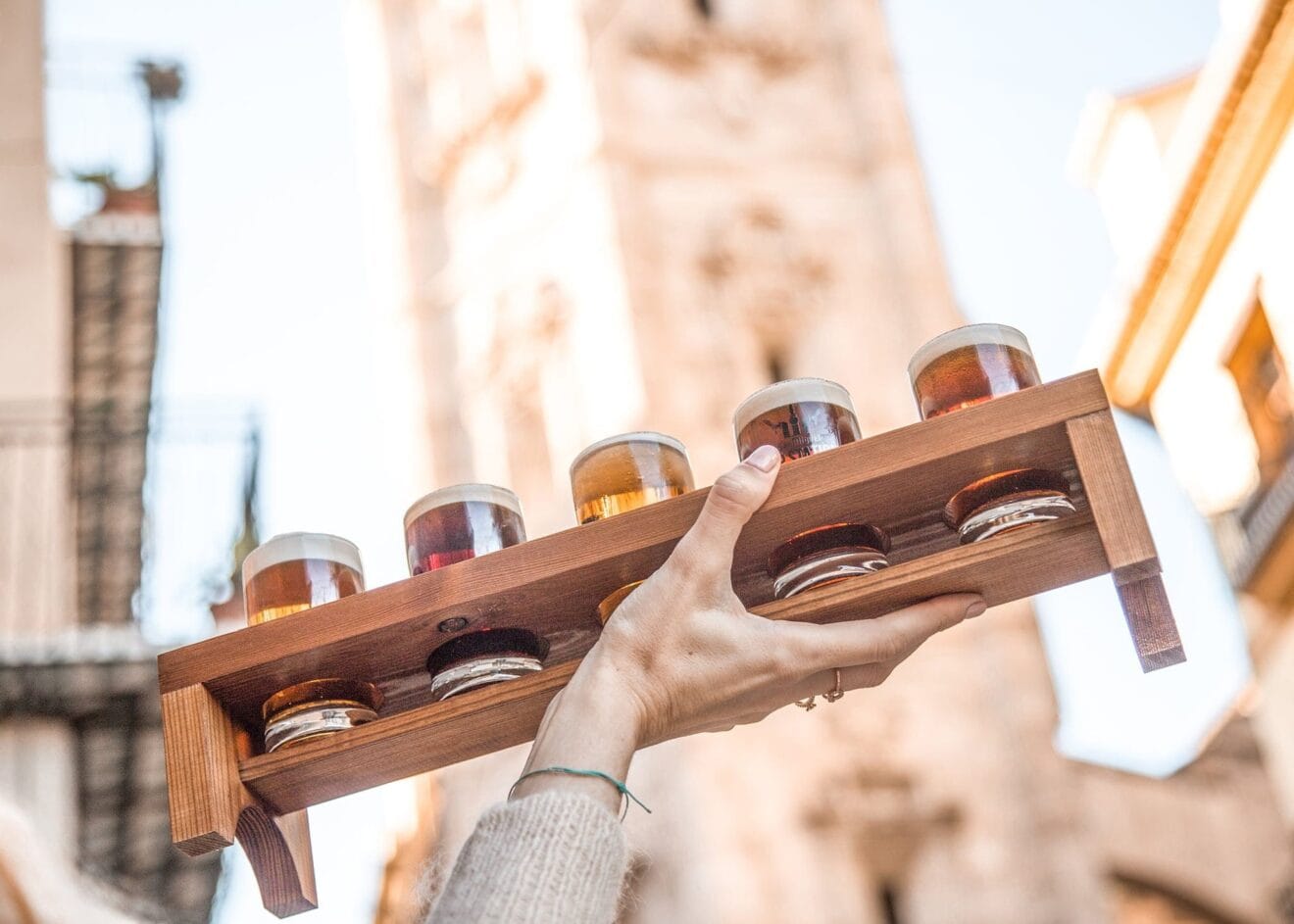 Tómate una caña en este restaurante de Valencia frente a la catedral