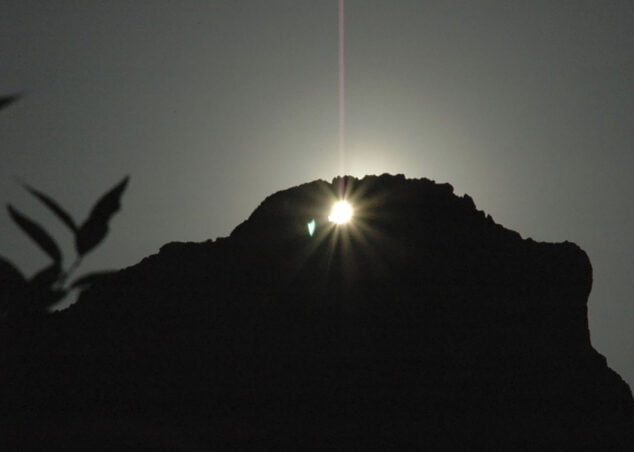 Imagen: Alineación solar de la Foradà en la Vall de Gallinera