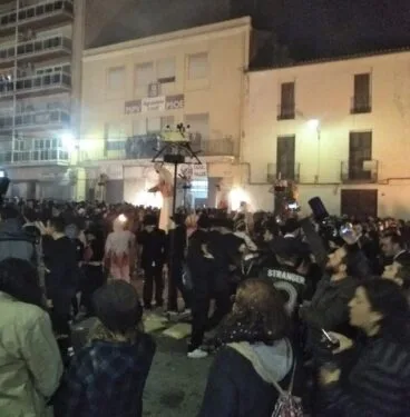 Atmosphäre in Pla de la Font nach der Beerdigung der Sardine-Parade