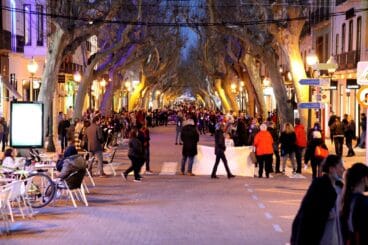Cadena de Mujeres en Dénia 8M 2022 07