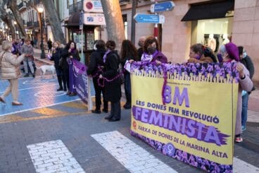 Cadena de Mujeres en Dénia 8M 2022 15