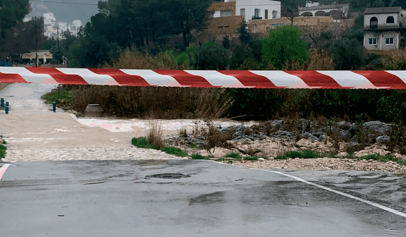 caminos cortados por las lluvias jalon