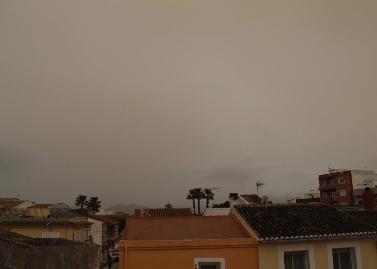 Cielo oscuro en la comarca