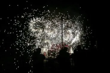 Feuerwerk im Dunkeln