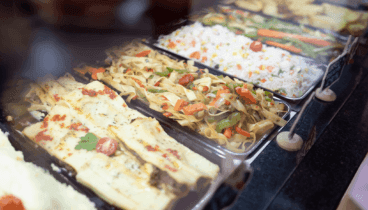 Deliciosas raciones de comida casera en Portal de la Marina