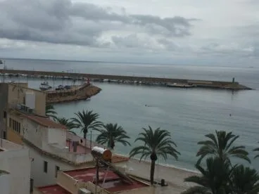 Día nublado en el puerto de Xàbia