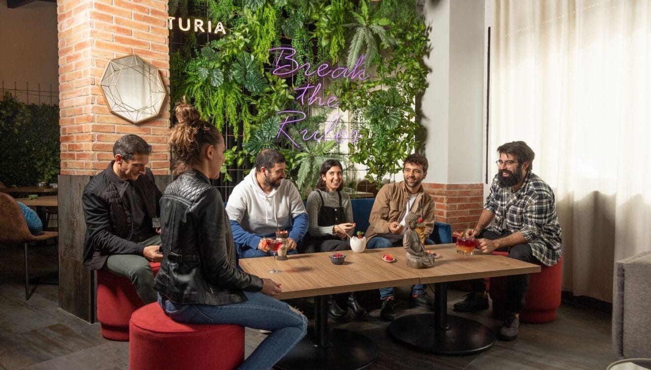 Disfruta de un tardeo con tus amigos en Dexcaro