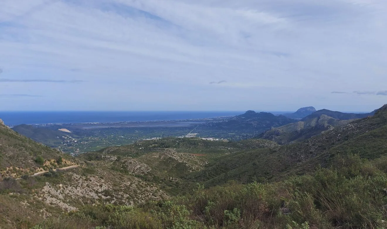 La Marina Alta hacia la costa desde la Vall de Gallinera