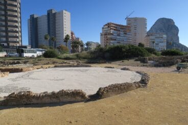Mosaico en els Banys de la Reina, Calp