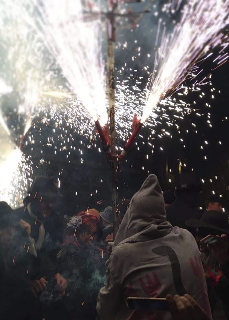 Participantes del correfocs en Pinyata