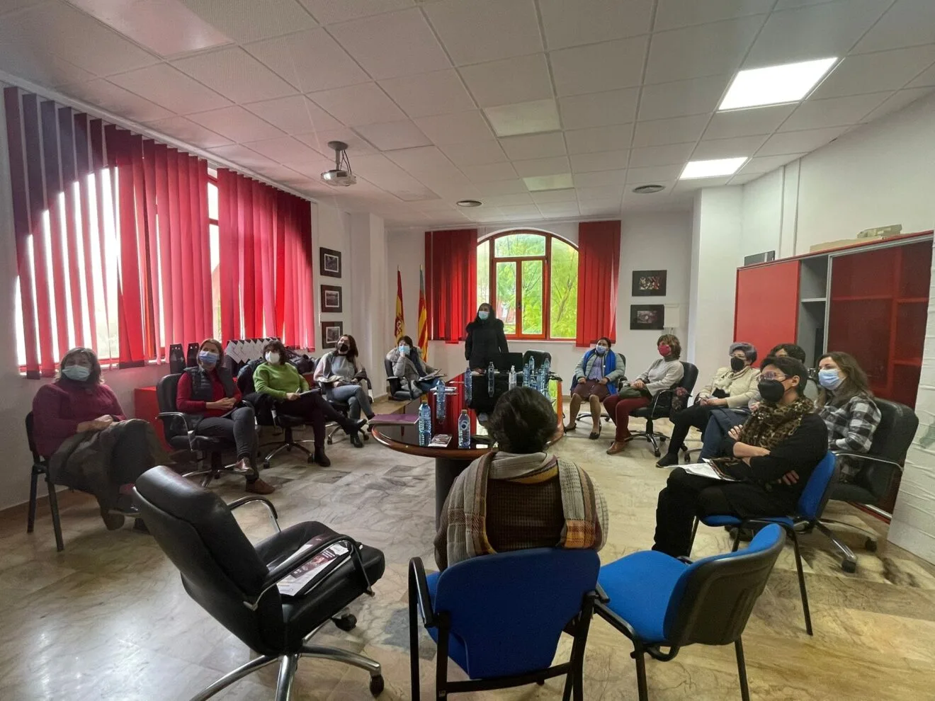 Reunión de mujeres del programa Ser dona al Sud
