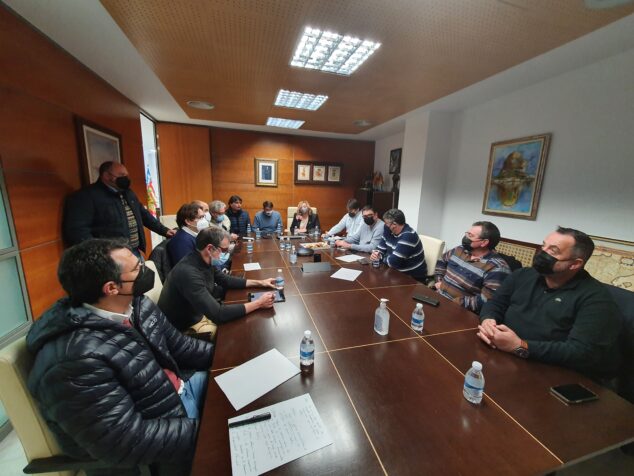 Imagen: Reunión del Ayuntamiento de Calp con las asociaciones