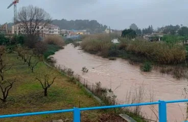 rio gorgos lleno por las lluvias