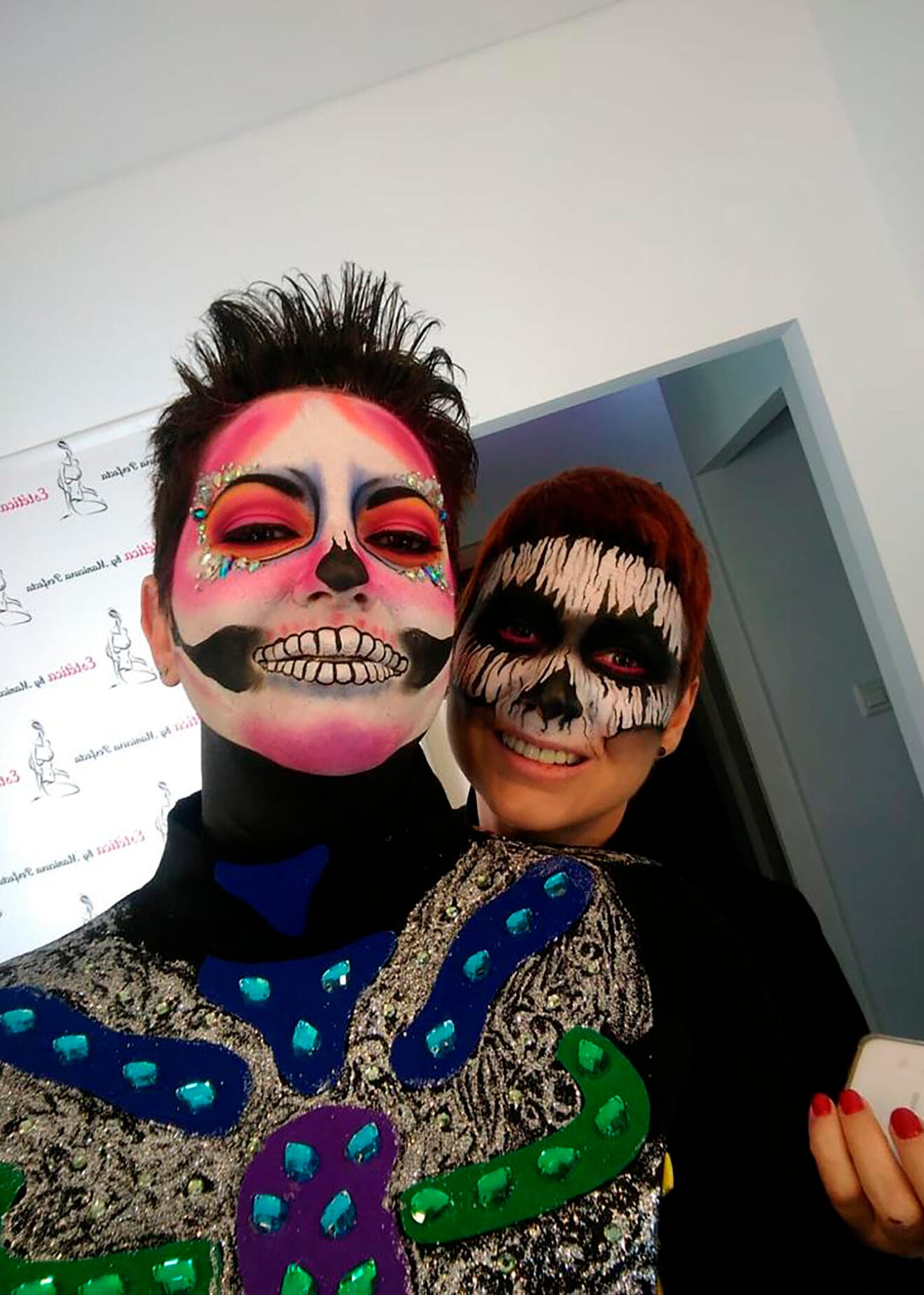 Sesión de maquillaje previa en Manicura Perfecta para la Pinyata en Pego