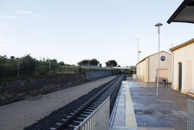 vias del tren en benissa