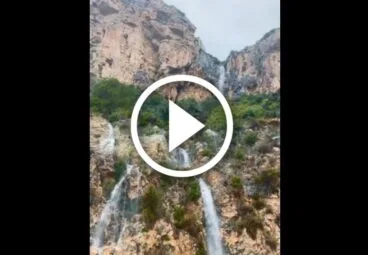 Vídeo de la cascada de agua en la cala del Moraig