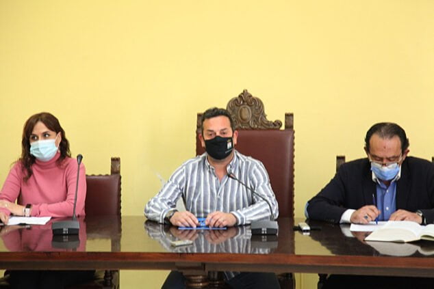 Imagen: Ximo Coll en el Pleno de renuncia como alcalde de El Verger