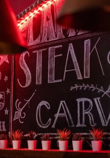 Ambiente acogedor y con personalidad en Black Flame