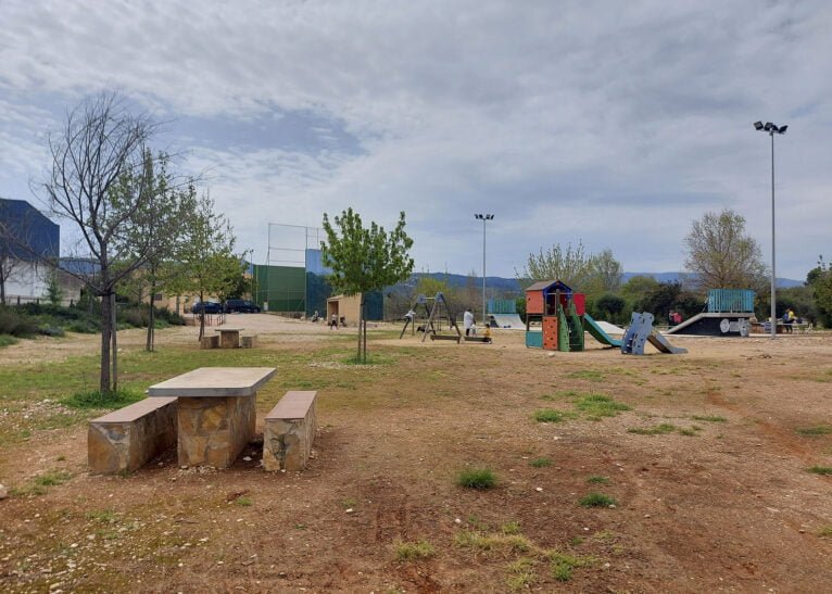 Beniarbeig recreational area next to the Girona river