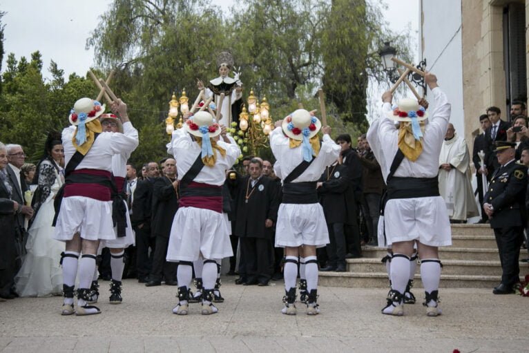 Baile tradicional en el día de Sant Vicent Ferrer a la salida de la ermita