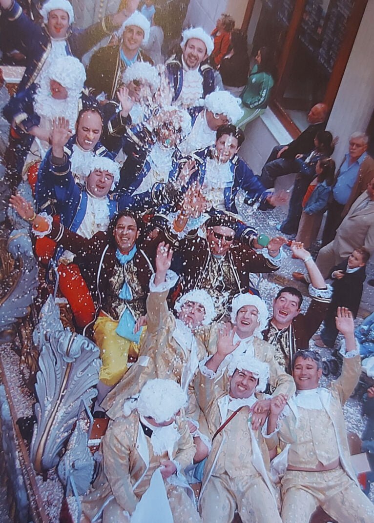 Carroza de festeros mayores el día del Riberer en 2006