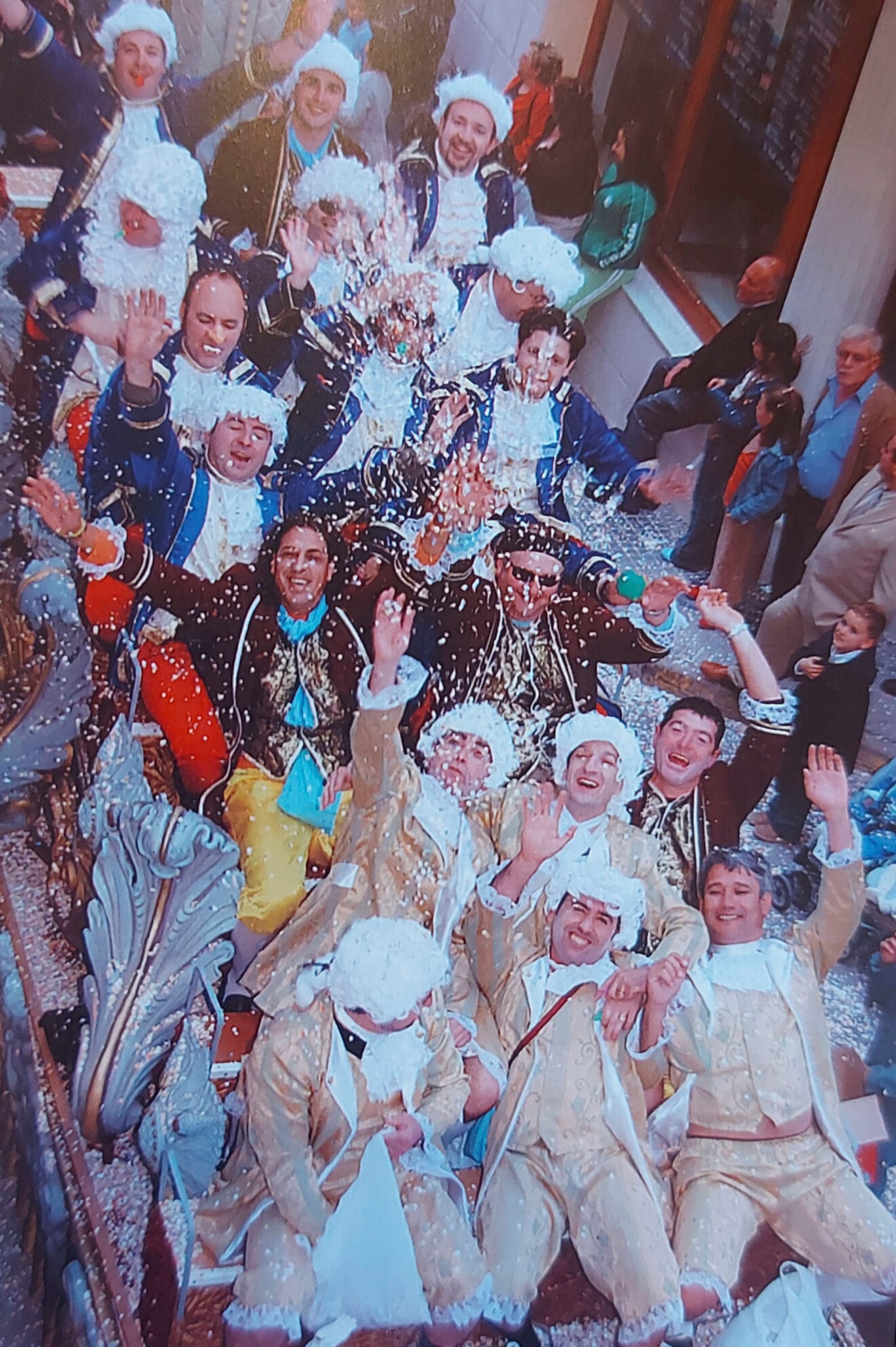 Carroza de festeros mayores el día del Riberer en 2006